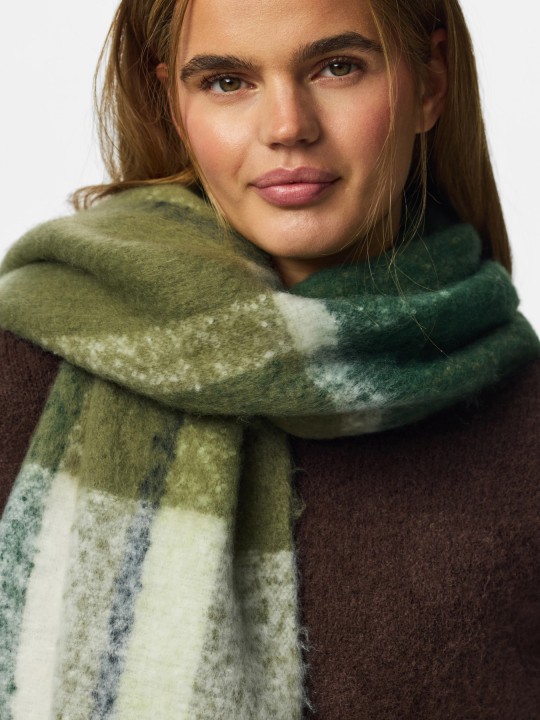 PIECES PCBEA LONG SCARF NOOS BC Foulard 17105951 Deep Lichen Green CHECK